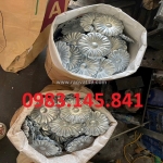 Phụ kiện hoa tôn dập, nâng tầm giá trị công trình