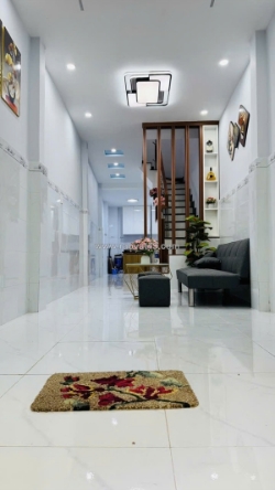 Quận 3- cmt8 - nhà mới ở ngay - không qui hoạch - 33m2 - 2pn - 4.15 tỷ