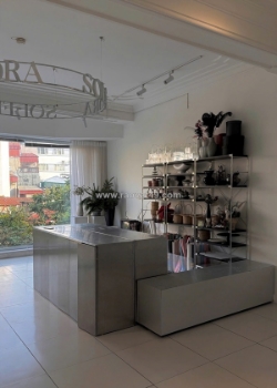 Sang nhượng cửa hàng hoa tươi phố huế