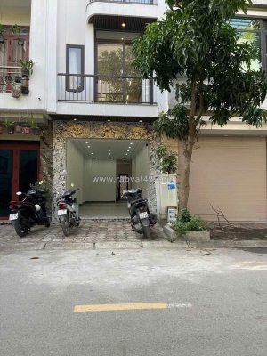 Tđc thạch bàn  dt 50m xây 6 tầng thang máy  phân lô vỉa hè ô tô tránh  1x tỷ