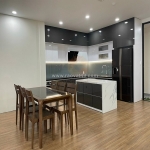 Tủ bếp acrylic bóng gương màu xám cao cấp thiết kế hiện đại