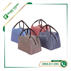 Vệ sinh túi vải đựng hộp cơm đúng cách để không ám mùi