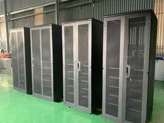 Tủ rack 2u - 45u , tủ rack âm thanh . kệ tủ tivi di động .... giá rẻ tại hà nội