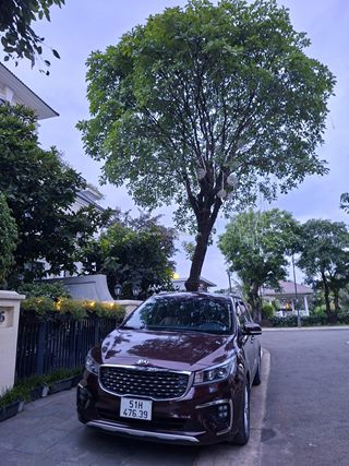 Cần bán xe kia sedona 3.3l gat premium 2020 – bản full, biển sài gòn – giá chỉ 600 triệu!