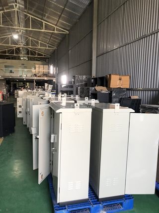 Sản xuất và cung cấp các loại tủ rack , tủ điện , thang máng cáp ... giá rẻ nhất thị trường