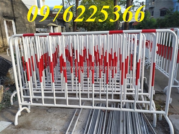 Hàng rào chắn đường di động khổ 1.2m x 2m