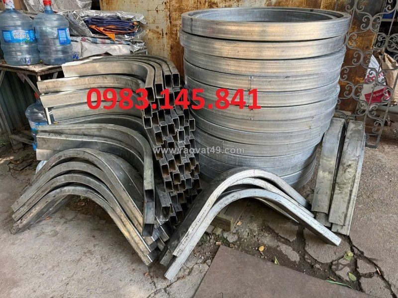 Hộp 4x8 uốn góc mái kính phù hợp với những thiết kế nào
