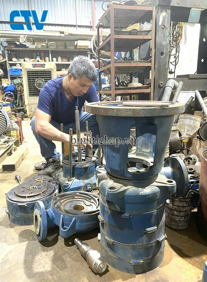 Khắc phục hư hỏng ruột buồng bơm trục đứng công suất lớn