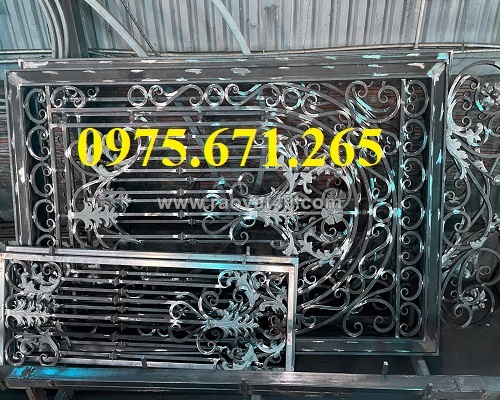 Mua xếp bộ cổng cửa sắt mỹ thuật tại xưởng