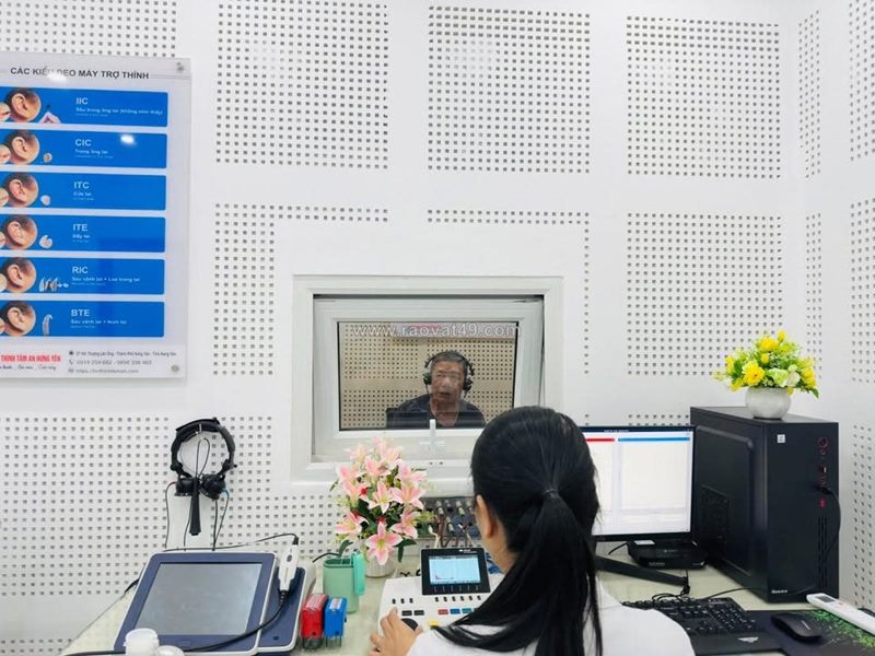 Nghe kém có thể ảnh hưởng tới sự tự tin như thế nào?