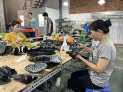 Nguồn hàng dép da giá sỉ – nhập trực tiếp tại xưởng