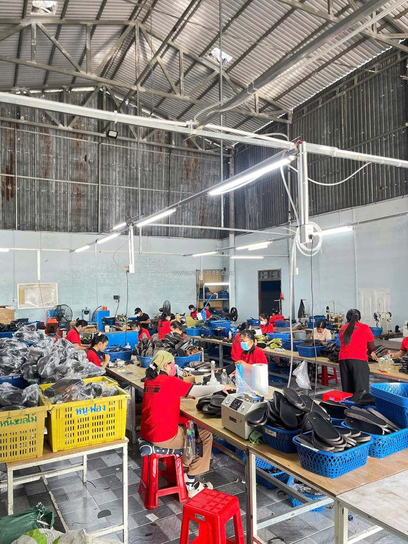 Nguồn sỉ dép da bò – giao nhanh về tỉnh
