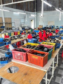 Nguồn sỉ dép da bò – hàng sẵn, hỗ trợ giao nhanh