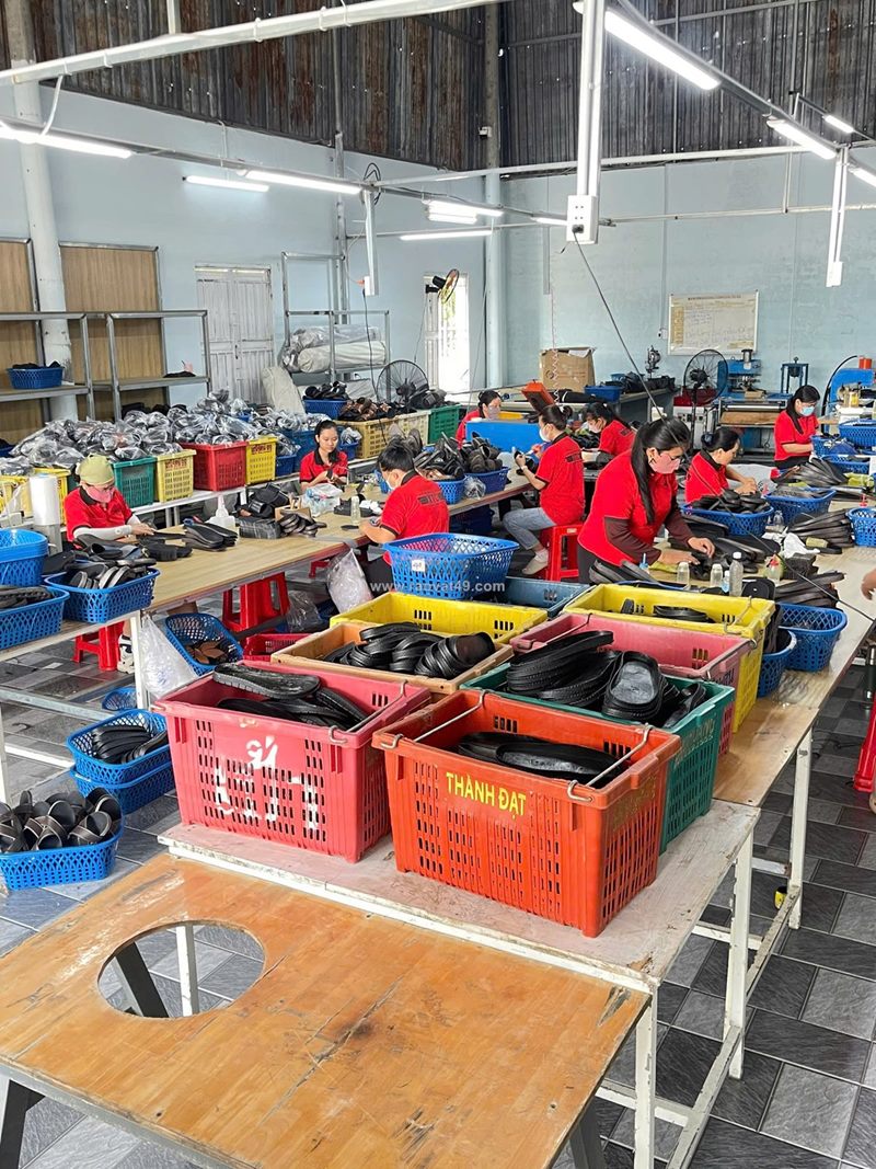 Nguồn sỉ dép da bò – hàng sẵn, hỗ trợ giao nhanh