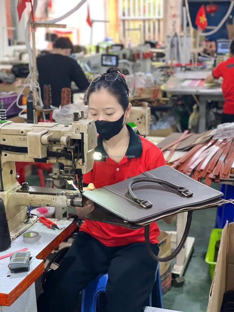 Quà tặng doanh nghiệp bằng da – sản xuất trực tiếp tại xưởng