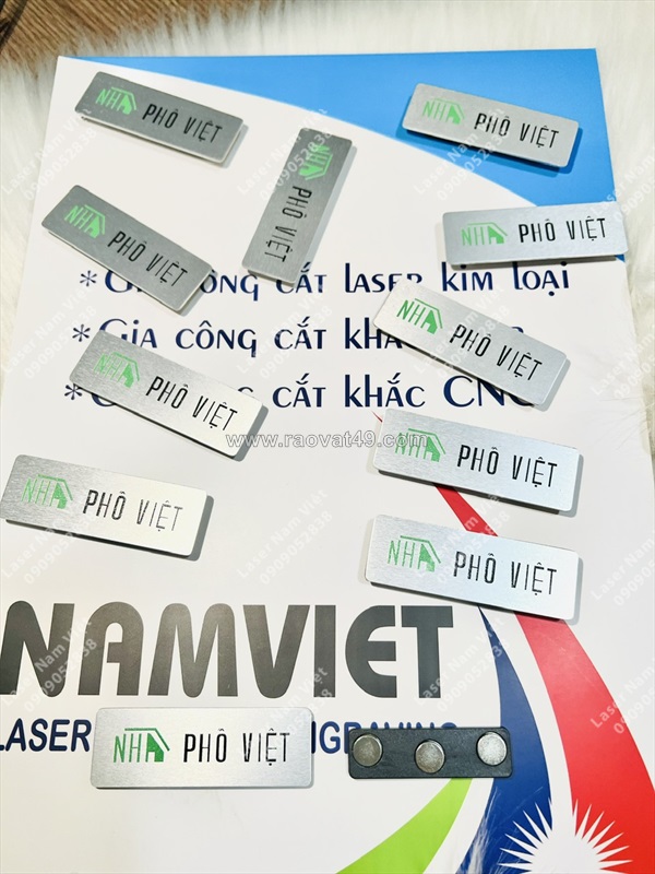 Sản xuất bảng tên theo yêu cầu - in hoặc  khắc logo, tên