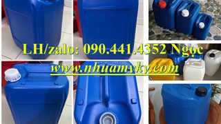 Thùng vuông 25 lít đựng hóa chất bào chế, can nhựa 20 lít đựng nguyên liệu chế biến, can 10 lít đựng