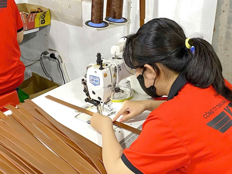 Tìm xưởng sản xuất dây lưng theo mẫu thiết kế của shop