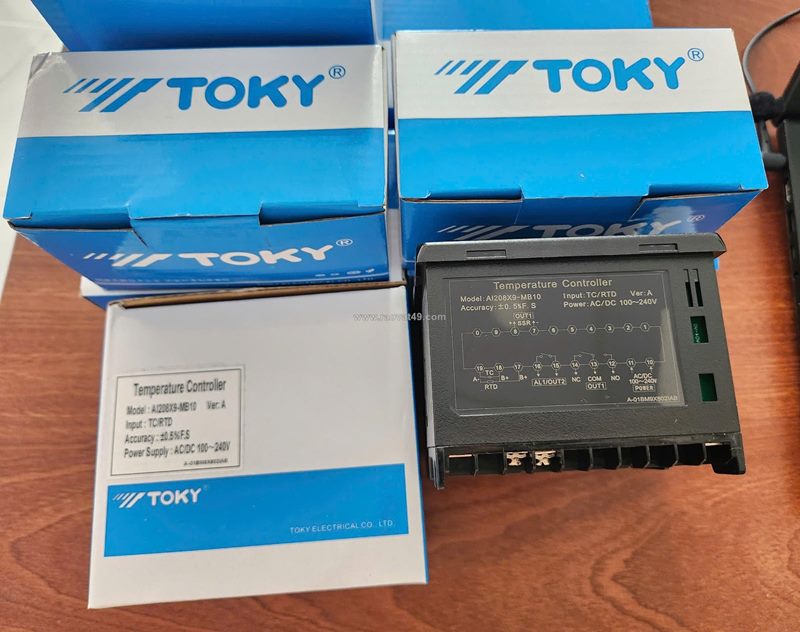Toky ai208x-7-mb10 – bộ điều khiển nhiệt độ cho máy đùn nhựa
