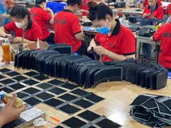 Xưởng sản xuất đồ da xuất khẩu – chú trọng chất lượng và độ hoàn thiện