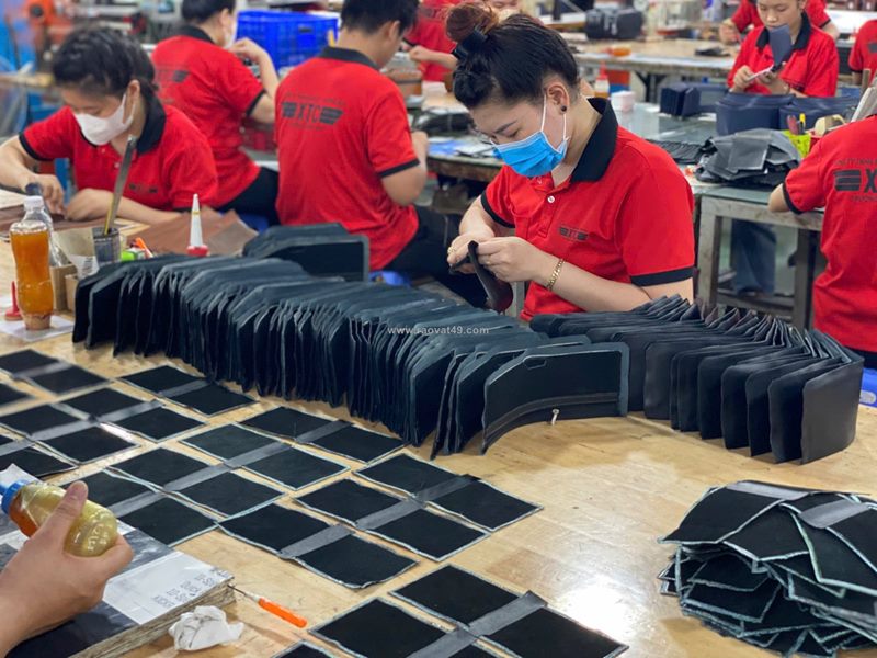Xưởng sản xuất đồ da xuất khẩu – chú trọng chất lượng và độ hoàn thiện