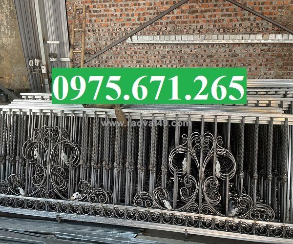 Xưởng sản xuất hoa văn sắt uốn lan can, nhận đơn số lượng lớn