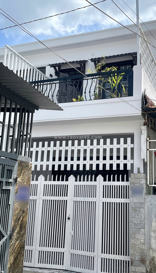Bán 2 căn nhà 2 tầng hẻm nguyễn khuyến bắc nha trang
