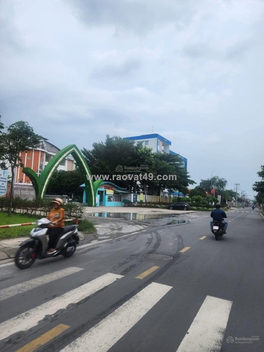 Bán đất 2 mặt tiền 30x70m giá 37 tỷ đường đỗ văn dậy