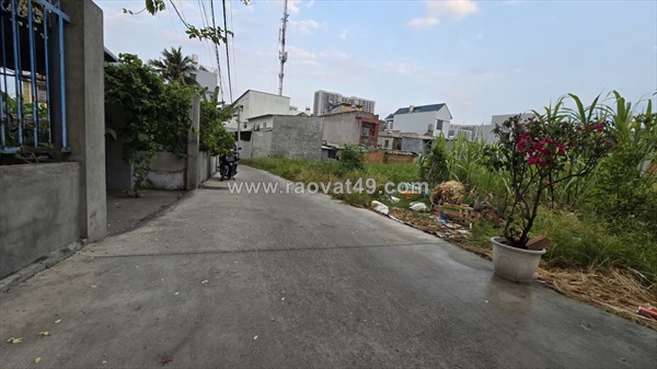Bán đất phân lô quận 9 - ngân hàng định giá 5.8 tỷ - giá bán chỉ 4.5 tỷ - lh: