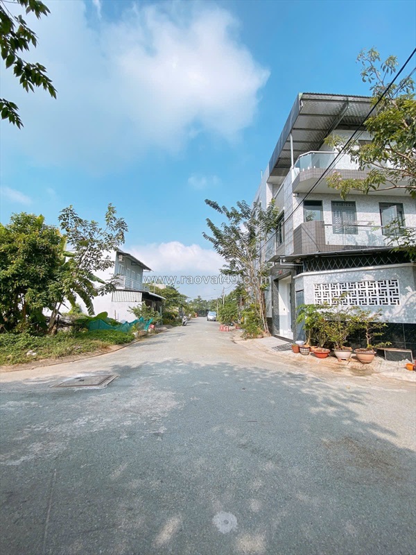 Bán đất tặng nhà bưng ông thoàn quận 9 - 90m2 - ngang 6.6m - đường 10m - giá