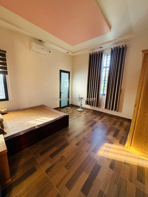 Bán nhà 1 trệt 2 lầu đẹp, mặt tiền đường nhựa nhánh phạm hùng, phường long
