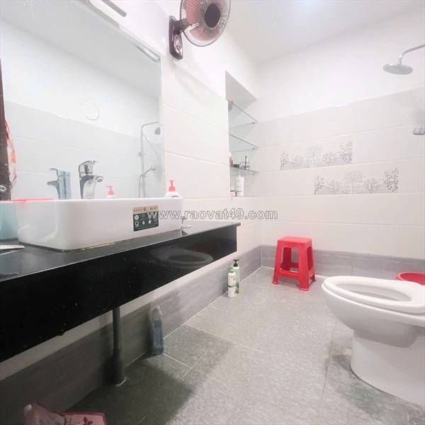 Bán nhà 2 mặt tiền kinh doanh q4 
ngang 5.4 dài 17.5 m