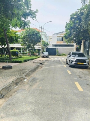 Bán nhà 4 tầng mặt tiền bông sao, đối diện công viên, ngang 4m5, tặng full nội