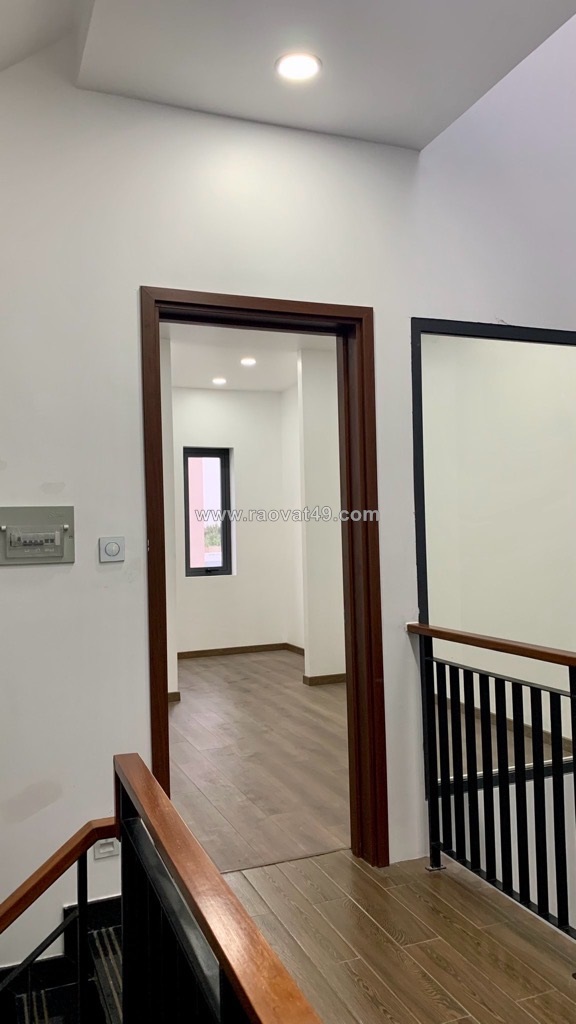 Bán nhà 4 tầng phân lô 5x20 gần chợ, bến xe miền tây, hoàn công đủ - 09311722