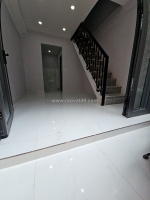 Bán nhà cách 1 căn ra mặt tiền q4 vipq4 - 50 m tới q1 
diện tích sd lên đến 72