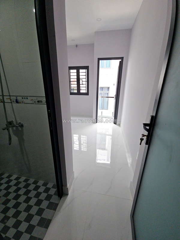 Bán nhà cách 1 căn ra mặt tiền q4 vipq4 - 50 m tới q1 
diện tích sd lên đến 72