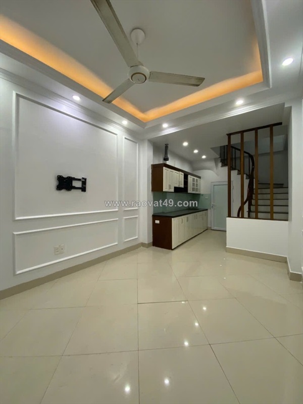 Bán nhà dân xây bát khối – long biên - 34m²  5 tầng  ở ngay  giá tốt - 6.5 tỷ