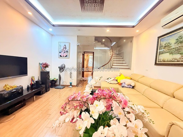 Bán nhà đội cấn lõi ba đình  gần phố nhà dân xây chắc chắn 65m 5tầng 20,6tỷ