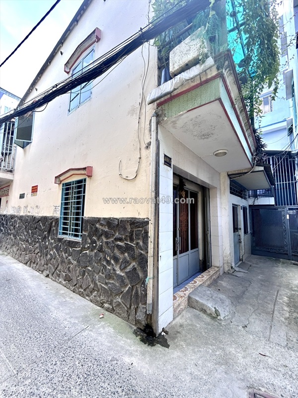 Bán nhà dt hơn 66m2 chỉ 5 đồng 8- đ.nguyễn khoái- giao thương giữa tôn thất
