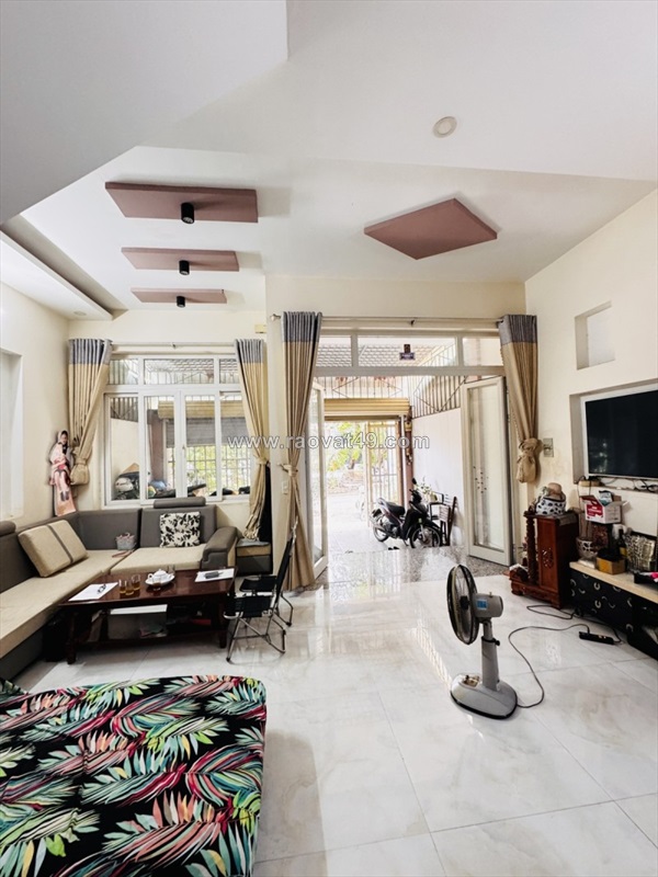 Bán nhà đường 102, phường tăng nhơn phú a, q9, thủ đức, tp hcm. dt 84m2, 3