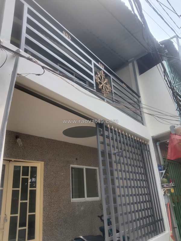 Bán nhà gần chợ hưng long bình chánh, 40m2 shr chỉ 1 tỷ bao sang tên. lh:0978402430