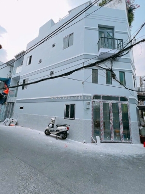 Bán nhà hẻm xe hơi  vf3 rộng 4.5 m trung tâm q4 
mua 1 được 2 căn nhà mới xây