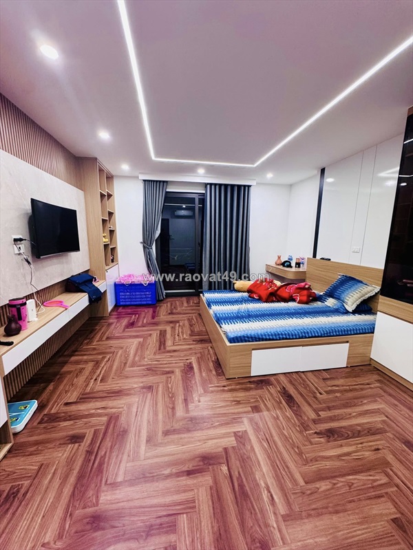 Bán nhà hoàng cầu, 60m2, 4 tầng, mặt tiền 4m, 25.8 tỷ, vỉa hè, ô tô tránh, kinh