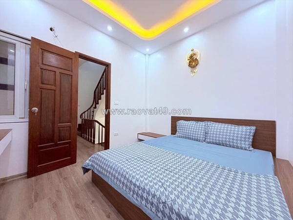 Bán nhà hoàng cầu, 61m2, 4 tầng, mặt tiền 4m, 25.8 tỷ, vỉa hè, ô tô tránh, kinh