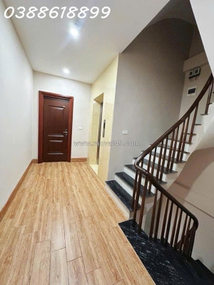 Bán nhà mp vương thừa vũ 70mx8t - kinh doanh- bên thứ 3 thuê 75tr/th