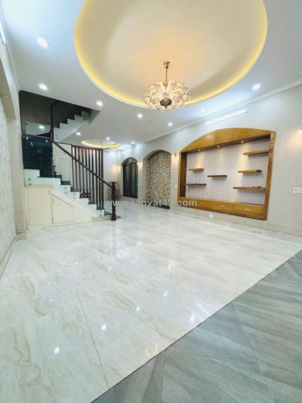 Bán nhà mt hoàng hoa thám, phường 12; tân bình (4*15) cổng ga t3