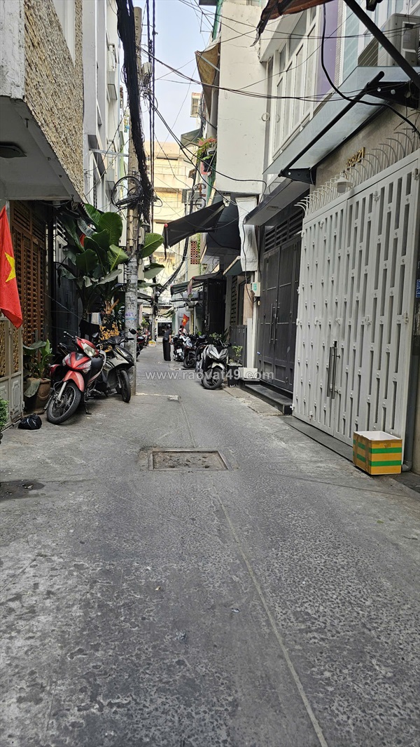 Bán nhà ngay sát mặt tiền hoàng diệu  nhà mới 5 tấm 
trung tâm q4 có 6 tỷ