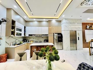 Bán nhà nguyễn sơn hxh thông  4 tầng có thang máy  97m ngang 5.8  giá 15