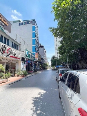 Bán nhà phân lô vỉa hè kinh doanh – gara ô tô – vị trí đẹp - lô góc 50m2