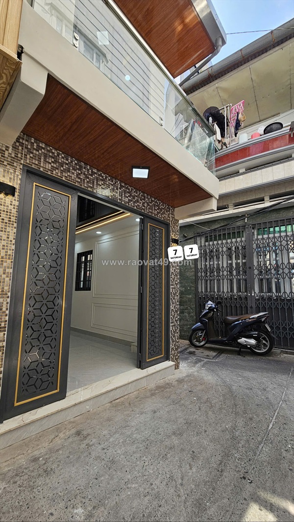 Bán nhà sát mặt tiền hẻm q4 trung tâm 
ngang 3 dài 7.8 nở hậu 8.6 m
đúc bê